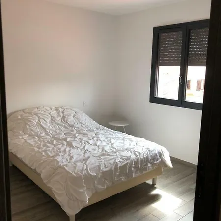 Neuve Avec Jardin Casa de Férias