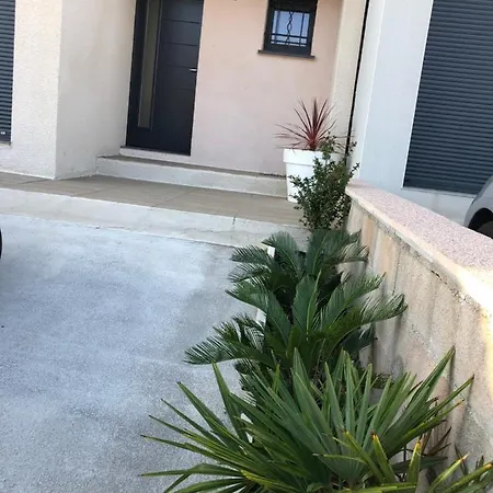 Neuve Avec Jardin Casa de Férias *